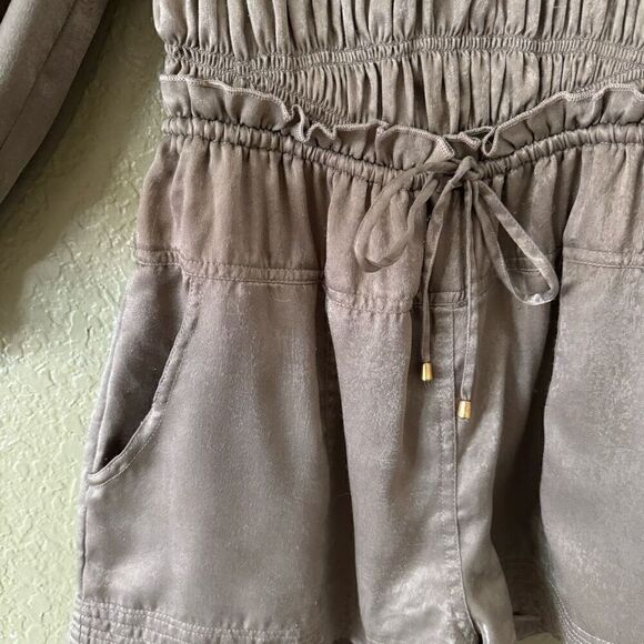 Free People S Cassidy Shorts Romper Smocked Open Back Smoky Beige Cottagecore - Picture 3 of 8